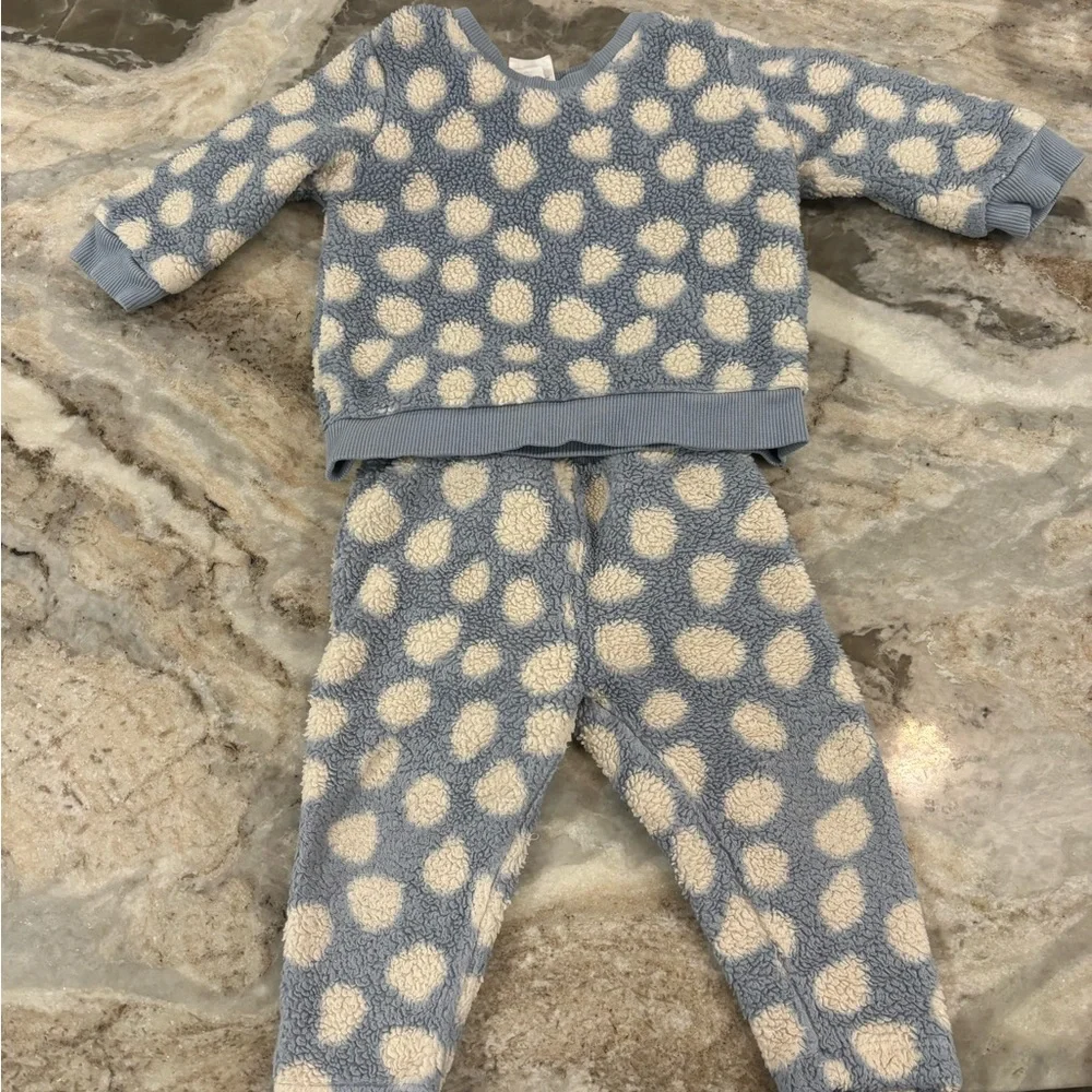 Hanna Andersson fuzzy matching set - Picture 2 of 3